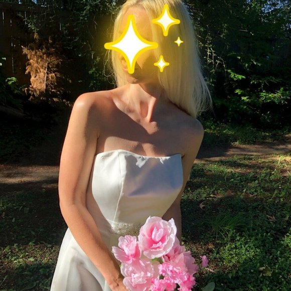 David's Bridal satin wedding dress - Picture 2 of 3